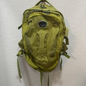 Osprey Comet Backpack Green One Size Hiking Daypack Laptop Travel Zip Pockets